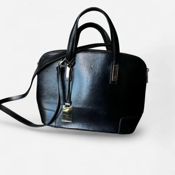 Vera Pelle Black 100% leather cross body bag with gold hardware and zip closure - Picture 2 of 8